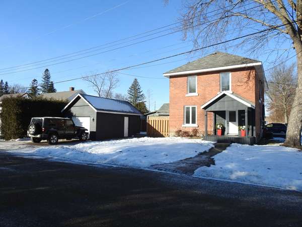 322 SECOND AVE, Pembroke, ON K8A 5E9