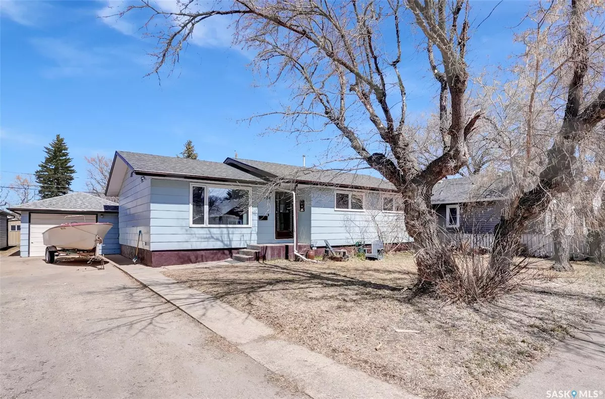 Moose Jaw, SK S6H 5B6,924 Iroquois STREET W