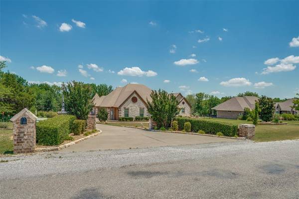 164 Golf Walk Circle, Denison, TX 75020