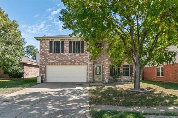 6028 Crescenzio Drive, Grand Prairie, TX 75052