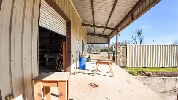 Barry, TX 75102,13332 W FM 744