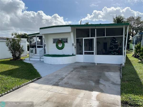 8640 SW 19th Ct, Davie, FL 33324