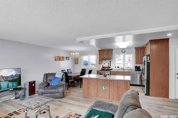 Moose Jaw, SK S6H 5B6,924 Iroquois STREET W