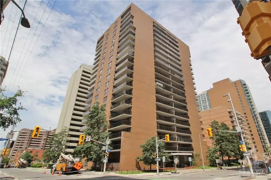 475 LAURIER AVE W #1405, Ottawa Centre, ON K1R 7X1