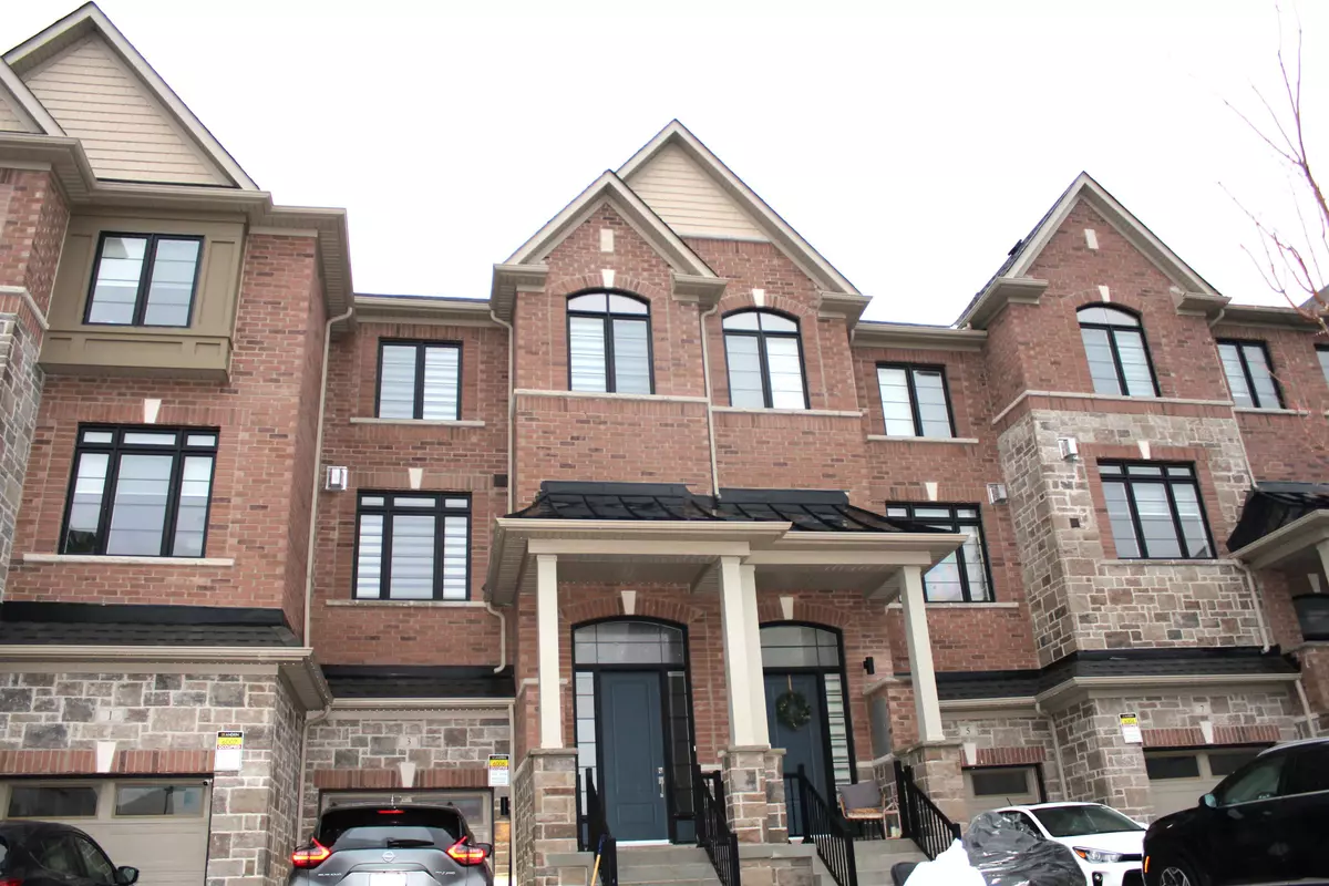 Whitby, ON L1P 2A9,3 Elkington CRES