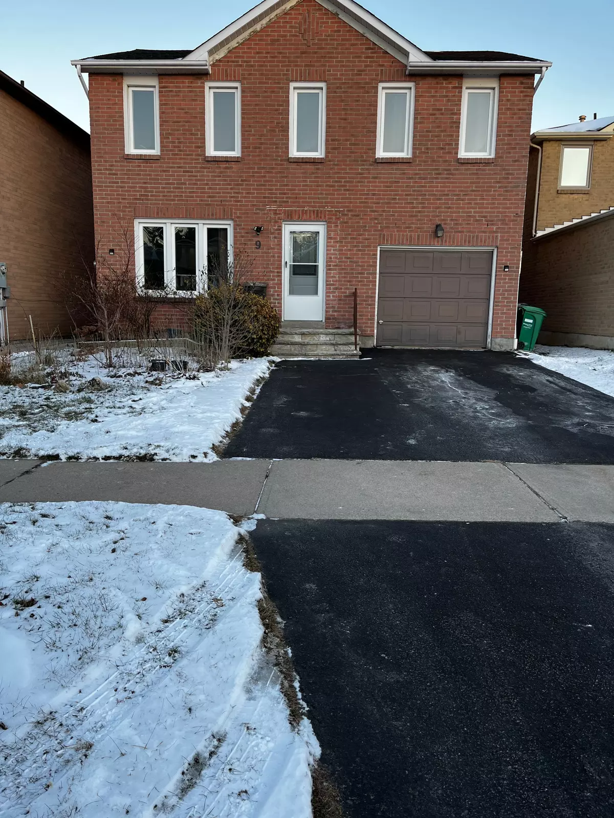 Brampton, ON L6S 4W3,9 Nuttal ST #Lower