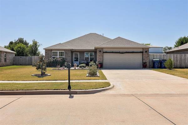 1728 W Antler Way, Mustang, OK 73064