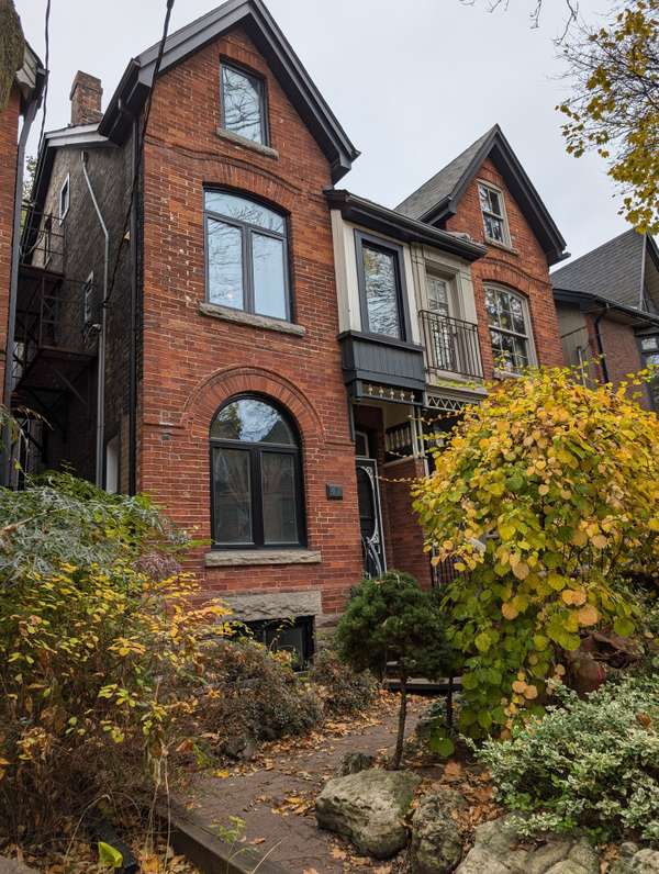 47 Grant ST, Toronto E01, ON M4L 2Z2