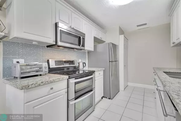 Boca Raton, FL 33433,21810 Cypress Cir  #C