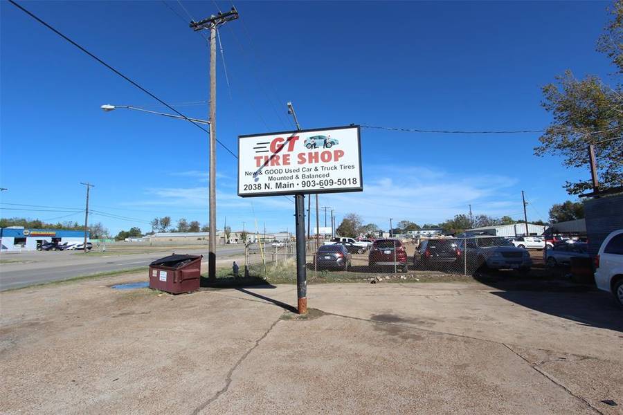 2038 N Main Street, Paris, TX 75460