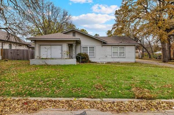 Weatherford, TX 76086,320 W Russell Street