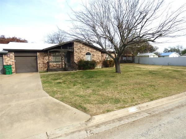 Eastland, TX 76448,807 W Sadosa Street