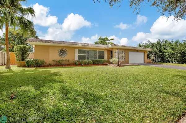 7240 NW 7th Ct, Plantation, FL 33317