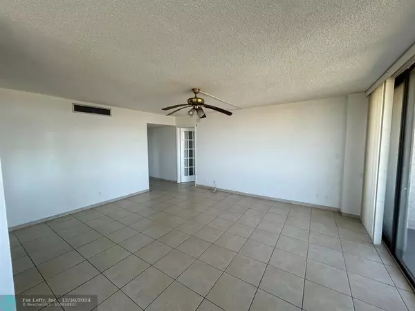 Lauderhill, FL 33319,4222 Inverrary Blvd  #4709