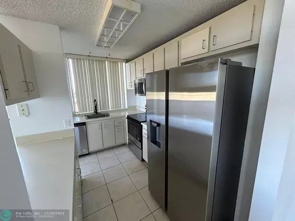 Lauderhill, FL 33319,4222 Inverrary Blvd  #4709