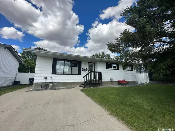 46 West ROAD, Kindersley, SK S0L 1S1