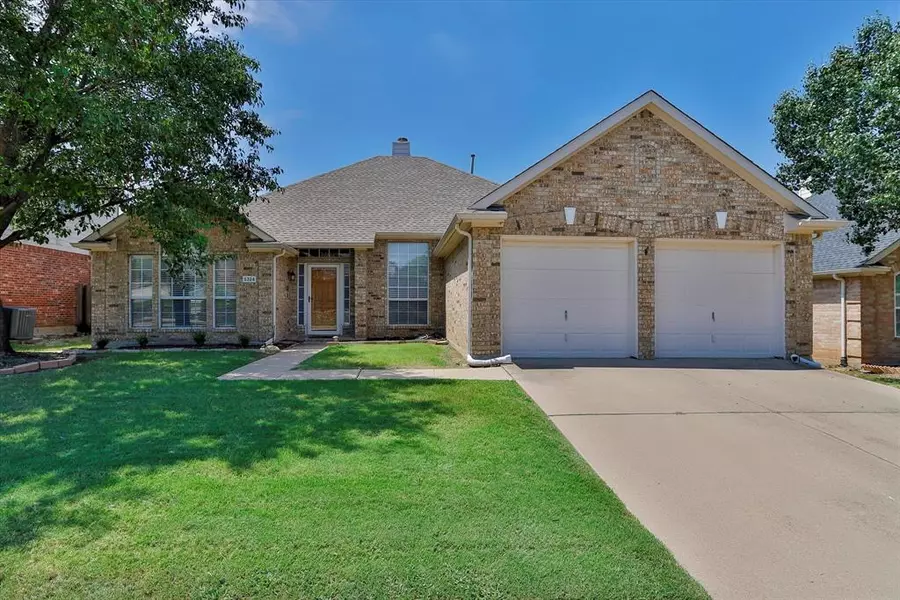 5324 Fox Run Drive, Watauga, TX 76137