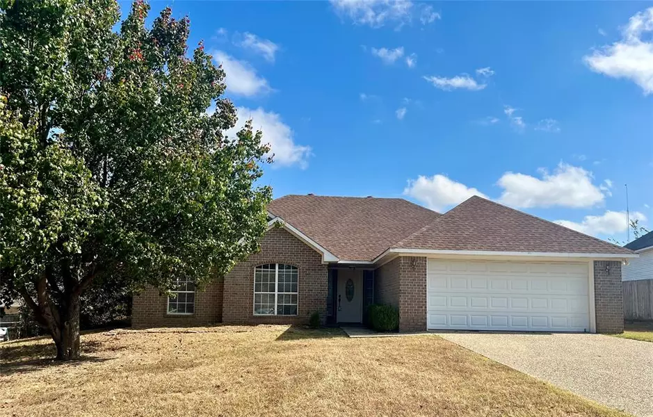 1406 Brookside Court, Lindale, TX 75771