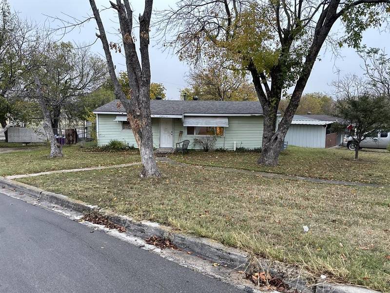 7944 Downe Drive, White Settlement, TX 76108