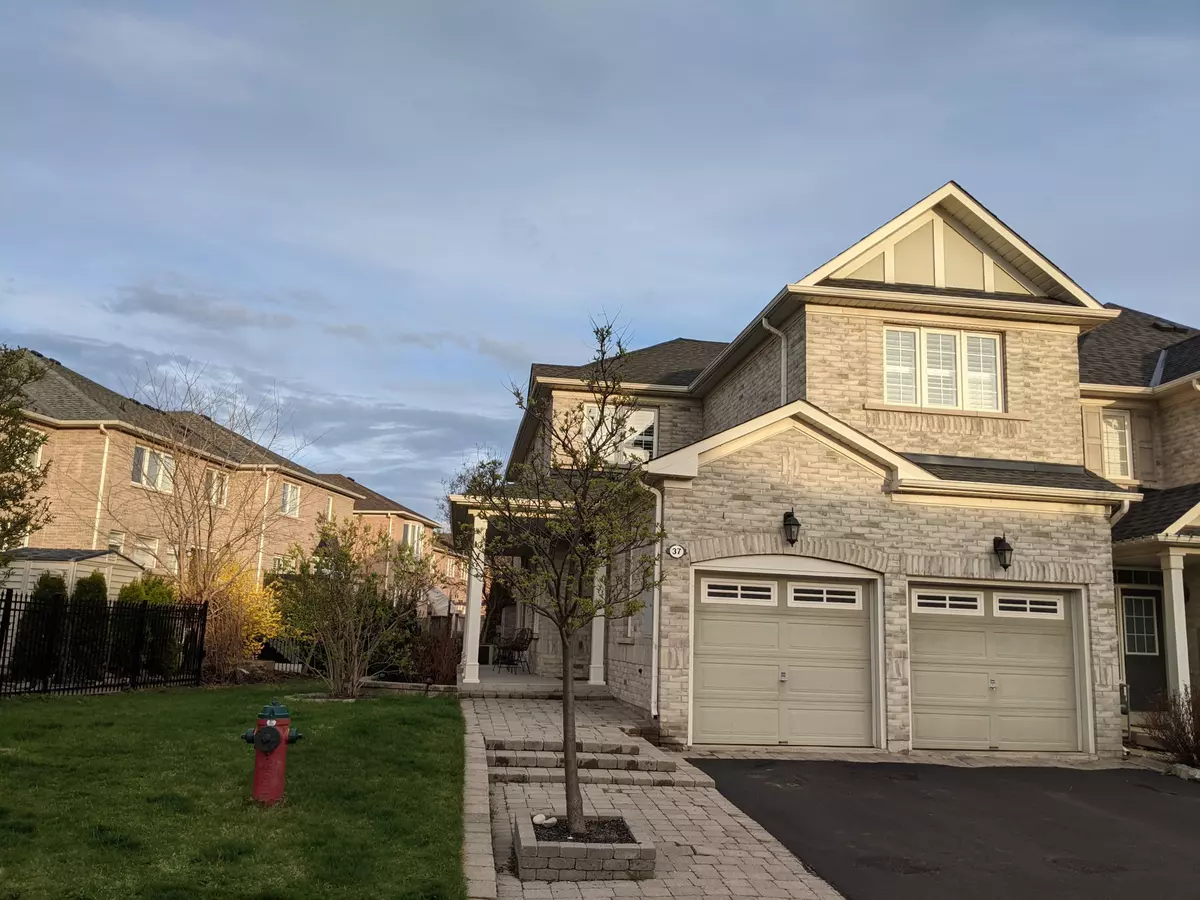 Oakville, ON L6M 5C9,2295 Rochester CIR #37