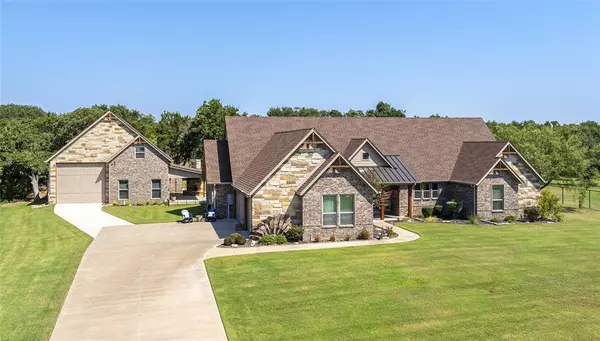 3832 Legend Trail, Granbury, TX 76049