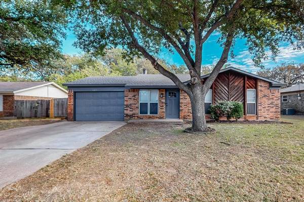 5217 Windy Meadow Drive, Arlington, TX 76017