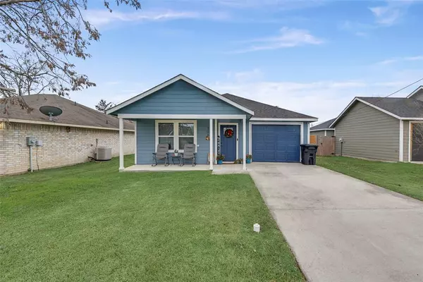 306 Thomas Street, Terrell, TX 75160