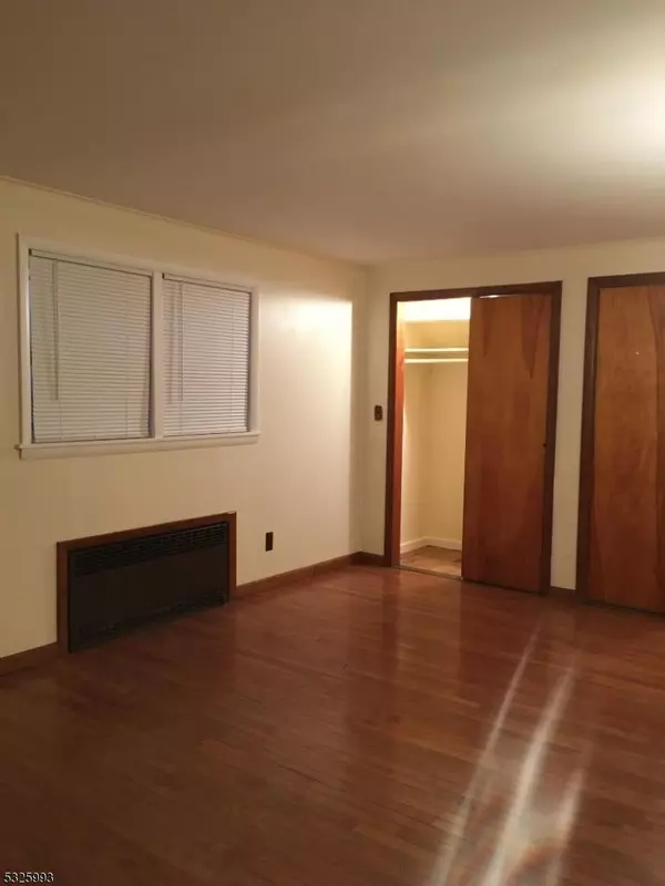 Hackensack City, NJ 07601,92 Troast St. Apt 2 #2