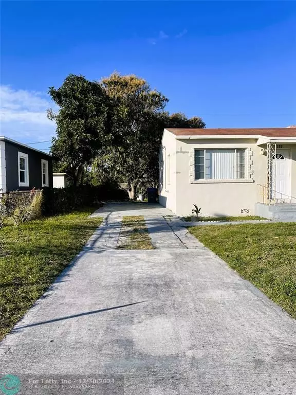 Riviera Beach, FL 33404,350 W 27th St