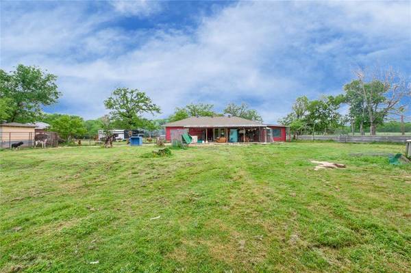 Quinlan, TX 75474,8411 CR 2316