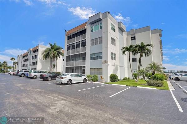 Lake Worth Beach, FL 33460,1516 S Lakeside Drive  #109