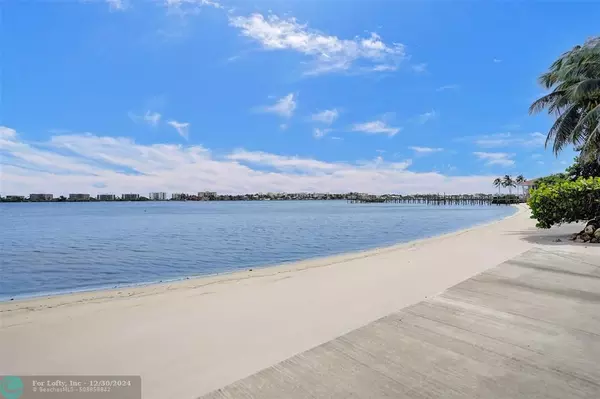 Lake Worth Beach, FL 33460,1516 S Lakeside Drive  #109