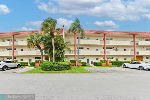 Pembroke Pines, FL 33025,9423 S Hollybrook Lake Dr  #306