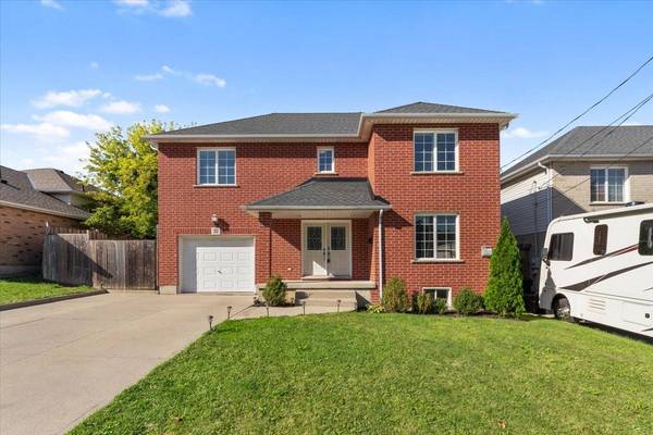 32 Mcnamara ST, Thorold, ON L2V 5C8