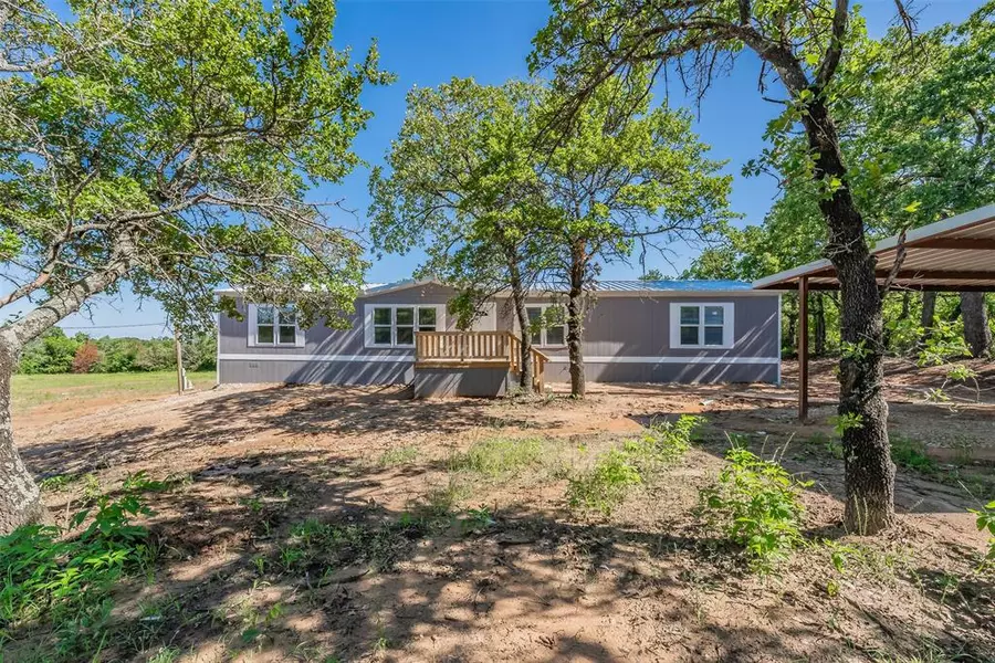 128 Griffin Street, Azle, TX 76020