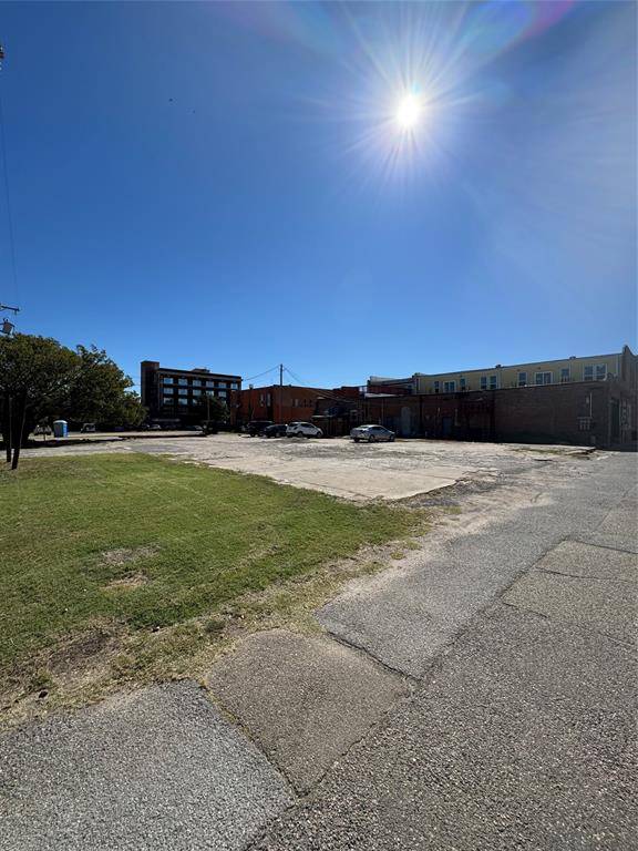 Greenville, TX 75401,2403 Oak Street