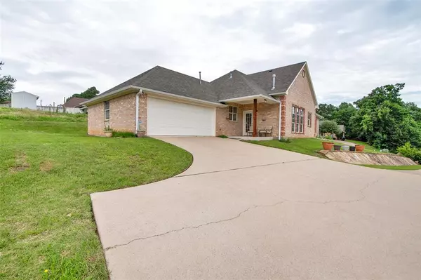 Denison, TX 75020,2914 Greenwood Cir