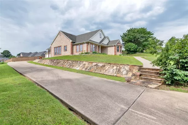 Denison, TX 75020,2914 Greenwood Cir