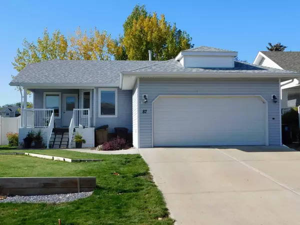 Brooks, AB T1R 1M1,87 Greystone Close E