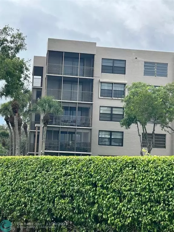 Pembroke Pines, FL 33026,1000 Colony Point Cir  #414