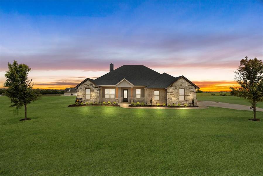 8504 Stallion Dr, Godley, TX 76044