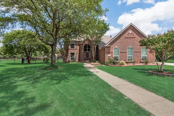 4 Foxborough Court,  Heath,  TX 75032