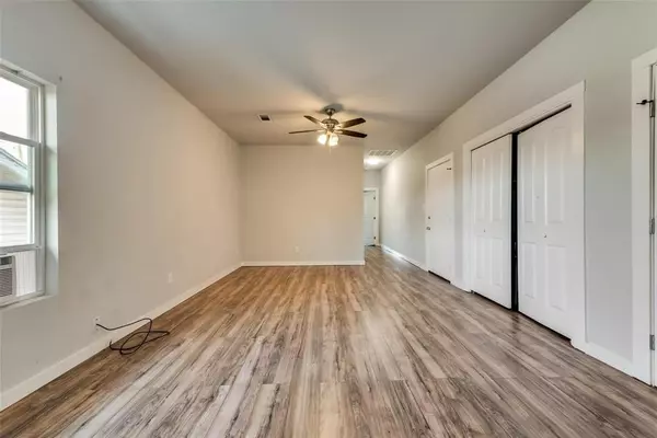 Denison, TX 75020,626 W Crawford Street #202