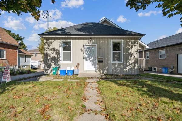 143 Burton AVE, Barrie, ON L4N 2R9