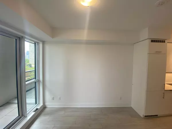 Mississauga, ON L5B 0N6,30 Elm DR E #509