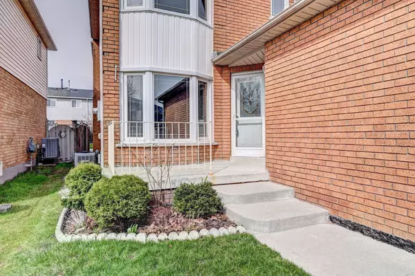 Cambridge, ON N1T 1M6,573 Burnett AVE