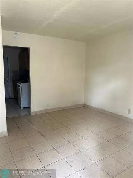 406 NW 7th Ct  #3, Hallandale Beach, FL 33009