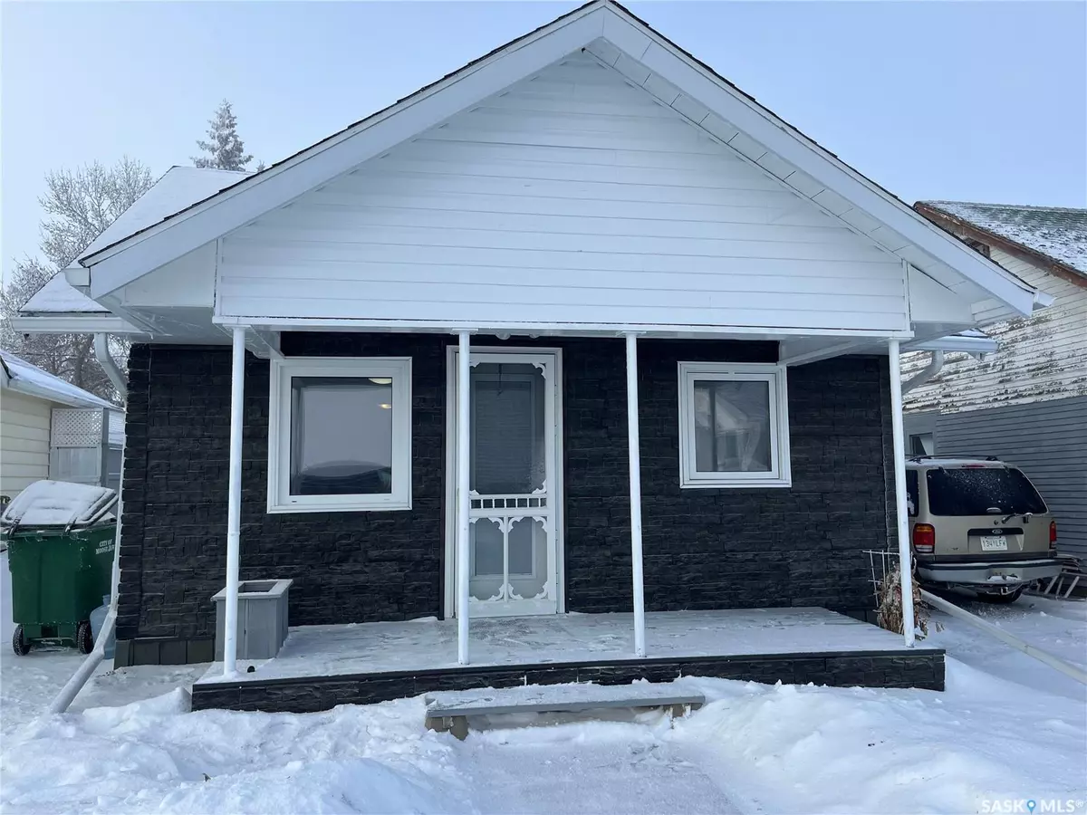 Moose Jaw, SK S6H 5T9,836 Outlook AVENUE SW