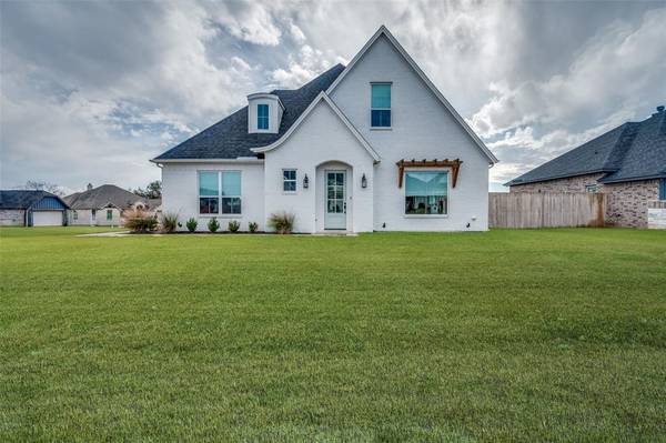 4017 Gallivant Drive, Granbury, TX 76049