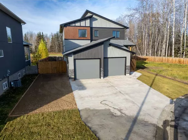 64 Pritchard DR, Whitecourt, AB T7S 0G3